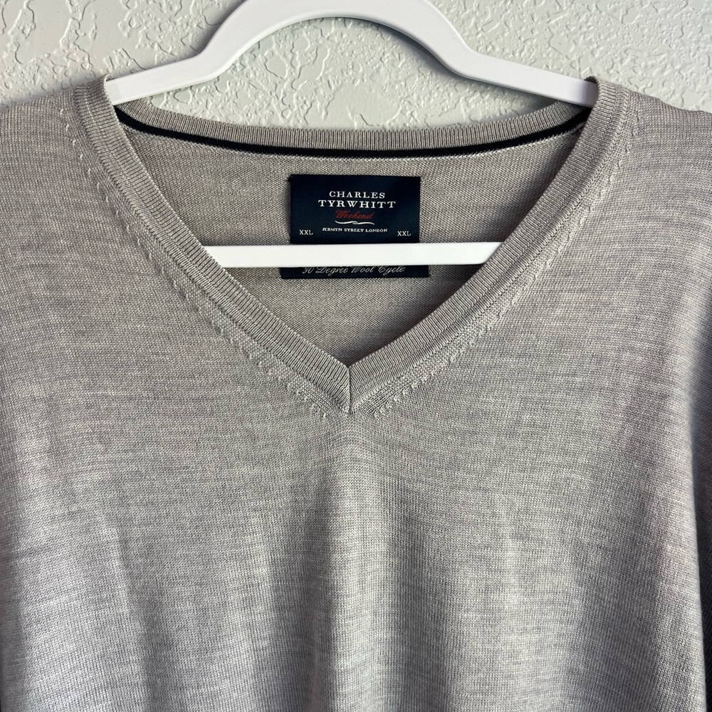 Charles Tyrwhitt 100% Merino Wool V-Neck Sweater Business
